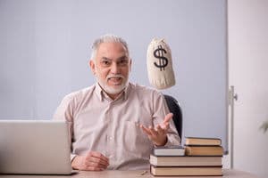 Dorabiający emeryci - mniej obowiązków wobec ZUS