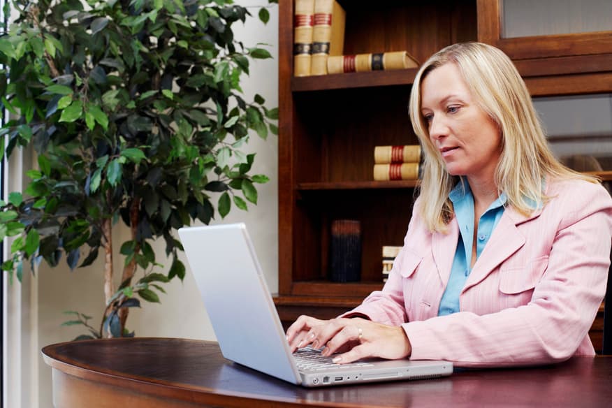 Świadczenia chorobowe i opiekuńcze na przełomie roku